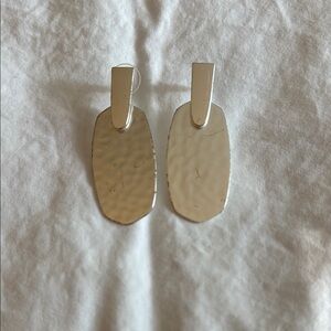 Kendra Scott Aragon Silver Hammered Earrings